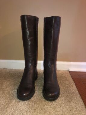 Nine West women’s knee high boots. Never worn. Size 8
